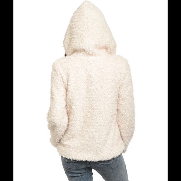The Giada Hoodie - Picture 2 of 3